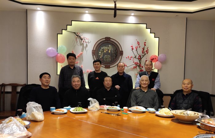 董事長慰問集團公司老同志